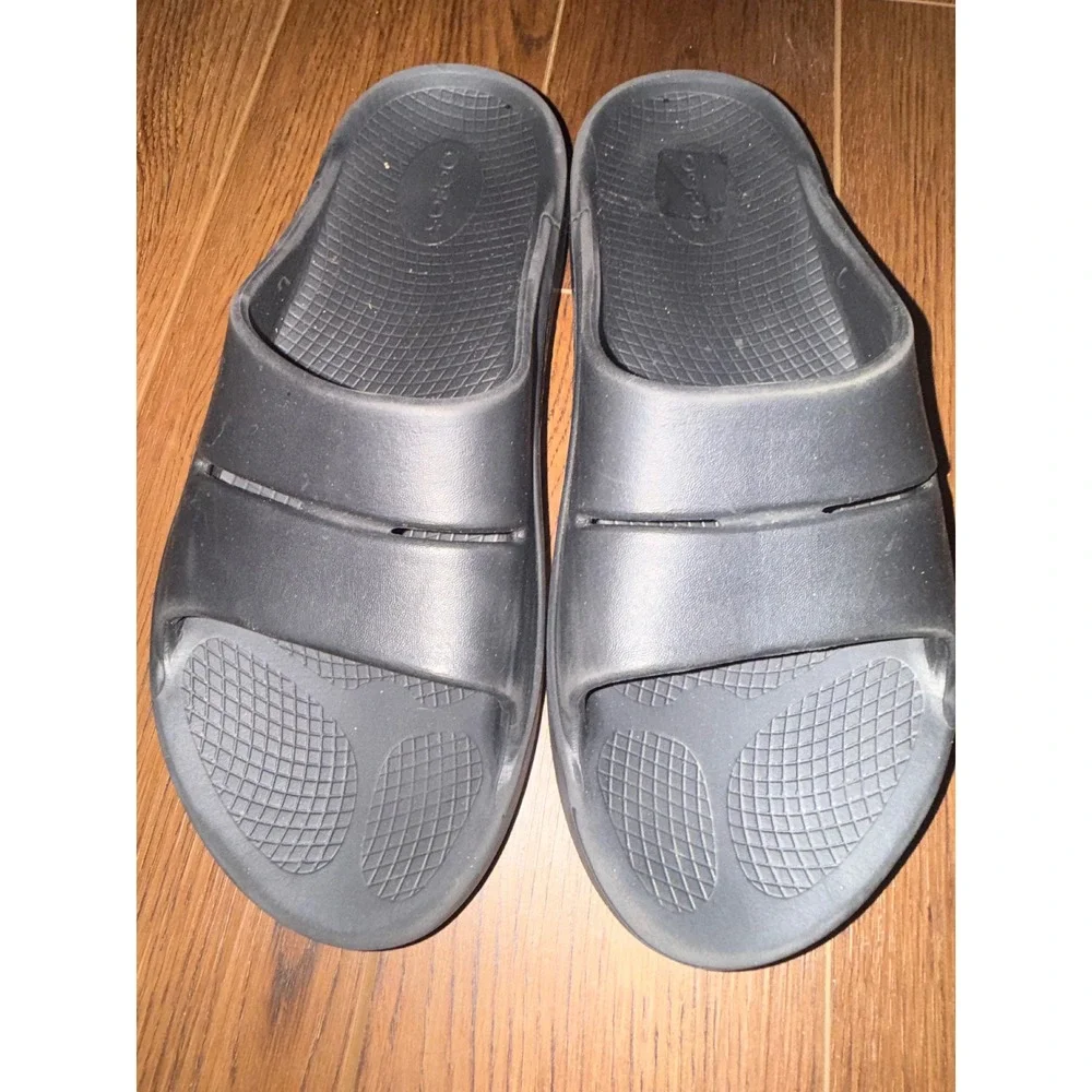 Oofos OOahh Sport Recovery Slides Black Mens 10 Womens 12 EU 43 Sandals